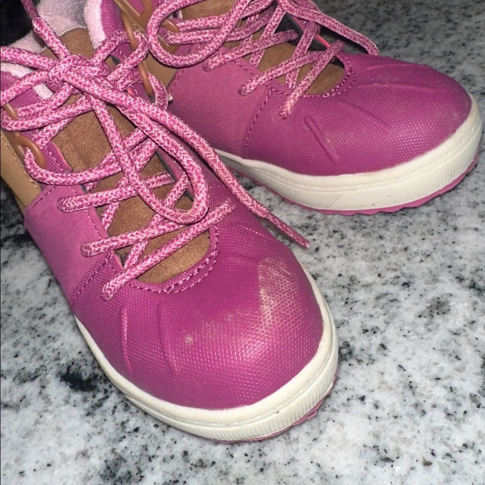 OshKosh B'gosh Pinkish Purple and Tan Boots Toddler Girl Size 9‎